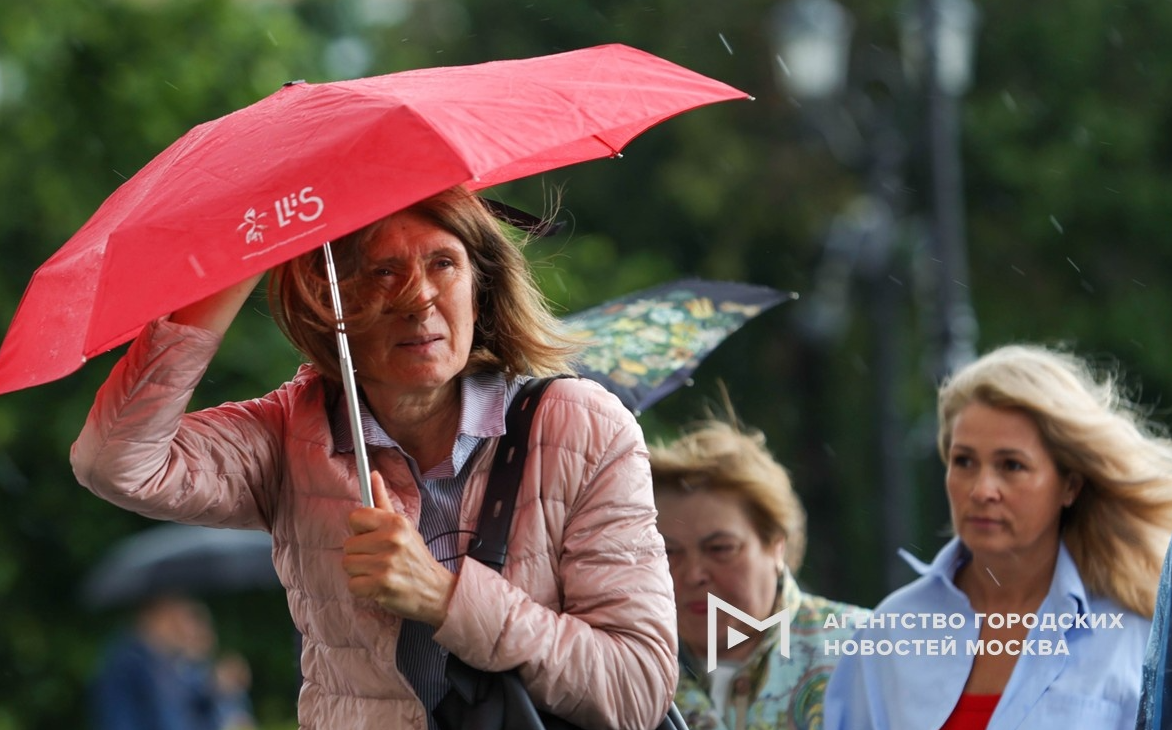 Синоптик предупредил москвичей о дожде и похолодании в конце рабочей недели